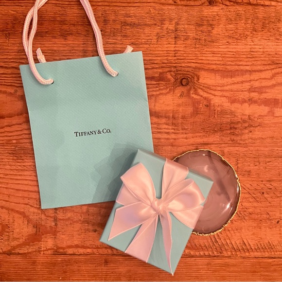 Authentic Tiffany & Co.® Return to Tiffany® Heart Tag Toggle Bracelet - Medium - Picture 5 of 9